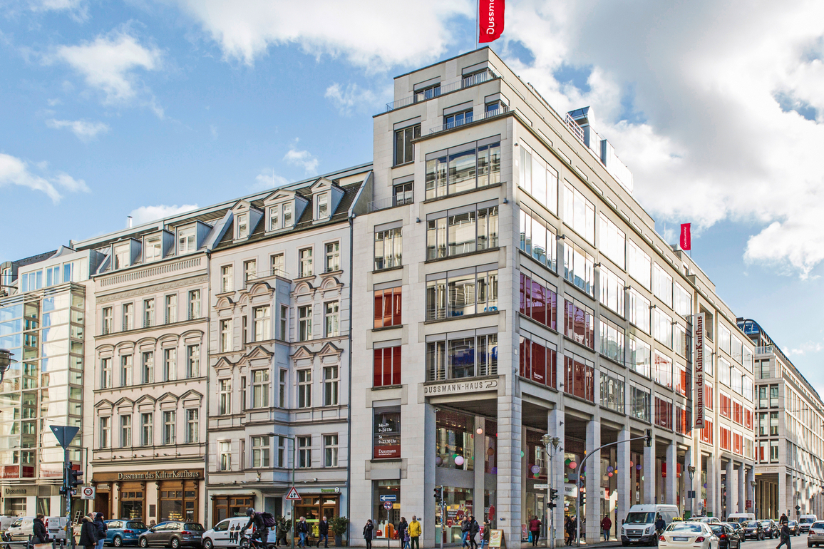 GERMANY-BERLIN-BOOKSTORES-CULTURE