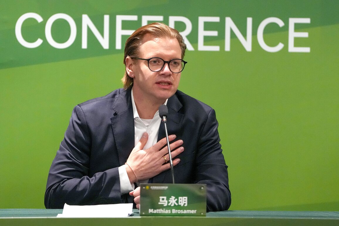 (SP)CHINA-BEIJING-FOOTBALL-BEIJING GUOAN-NEW MANAGER AND COACH (CN)