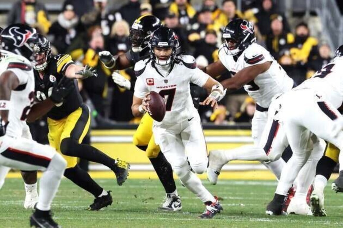 Defensive touchdowns seal Texans' victory over Steelers