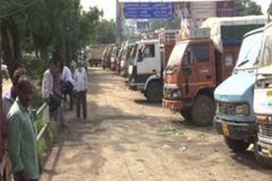 Maratha agitation disrupts cargo movement; shipments worth thousands of crores stranded, says AIMTC