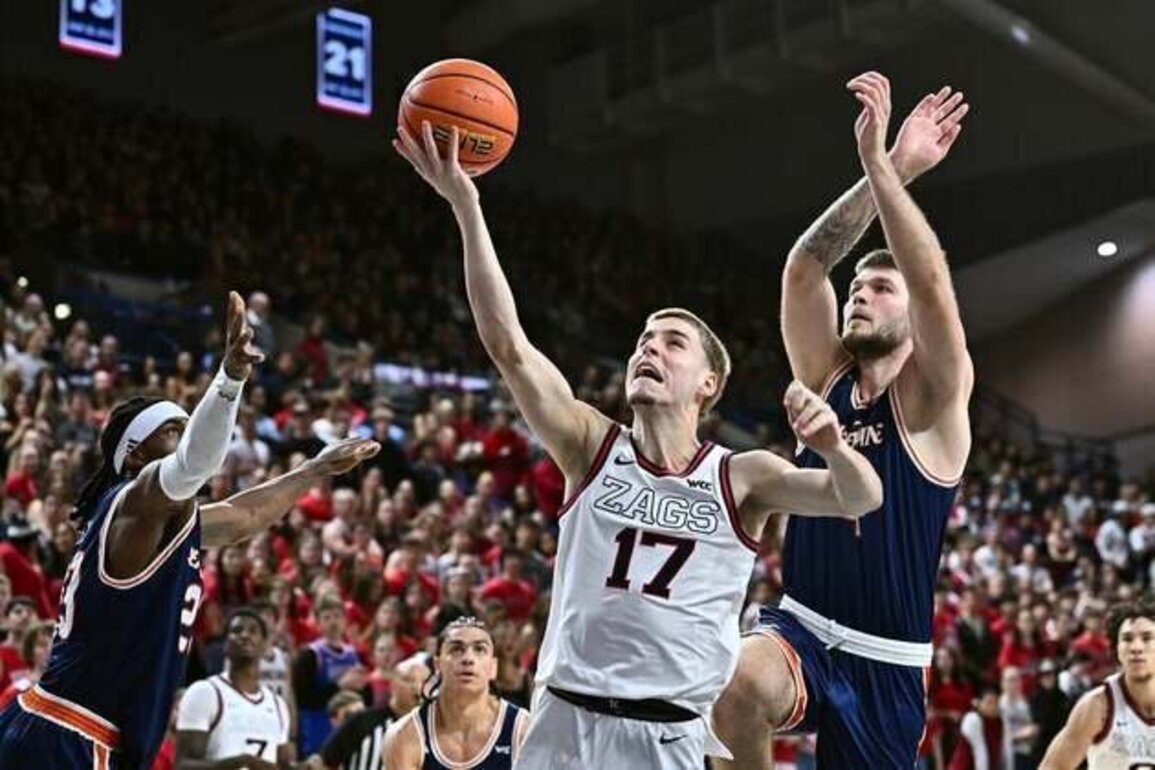 No. 8 Gonzaga runs win streak over Pepperdine to 51