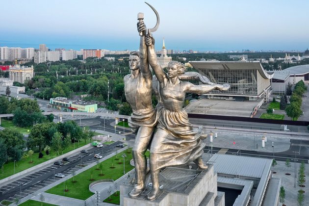 Top 5 TALLEST monuments in Moscow