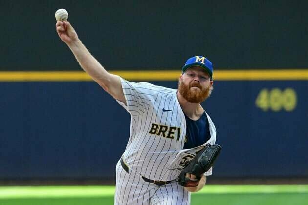 MLB-leading Brewers look to stay hot against slumping Mets