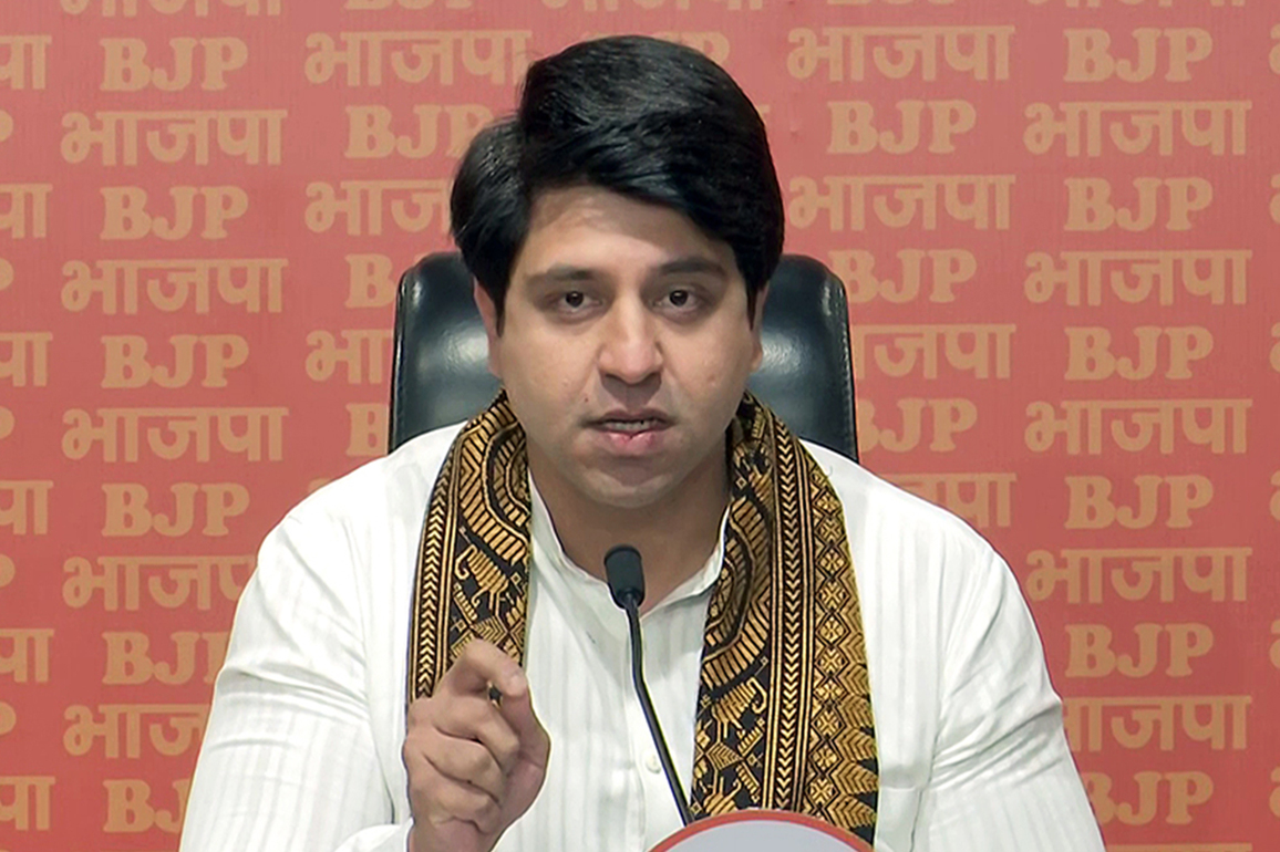 "Maa ka apman INDI alliance ki pehchaan": Shehzad Poonawalla alleges fourth instance of abuse against PM Modi's mother