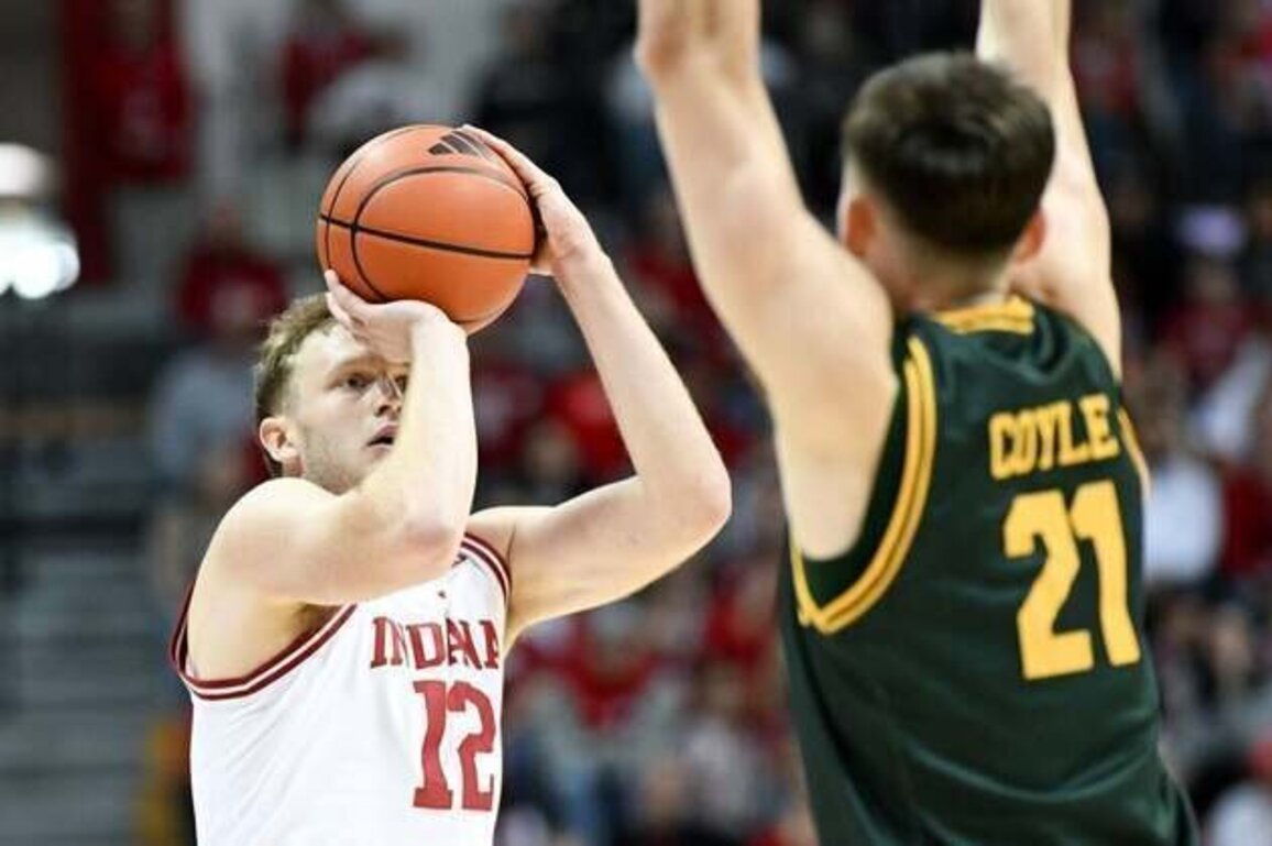 Indiana's Tucker DeVries hopes to break out of slump vs. Iowa
