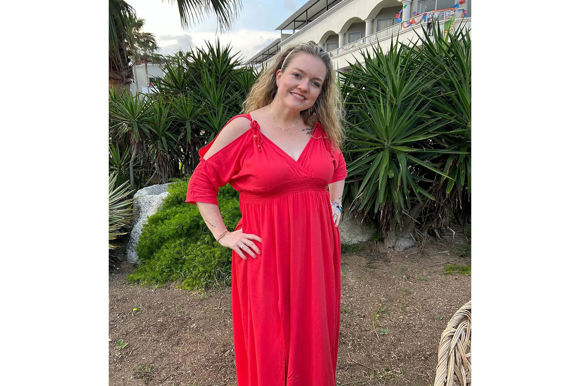 'It Ends With Us' author Colleen Hoover shares health update amid cancer diagnosis