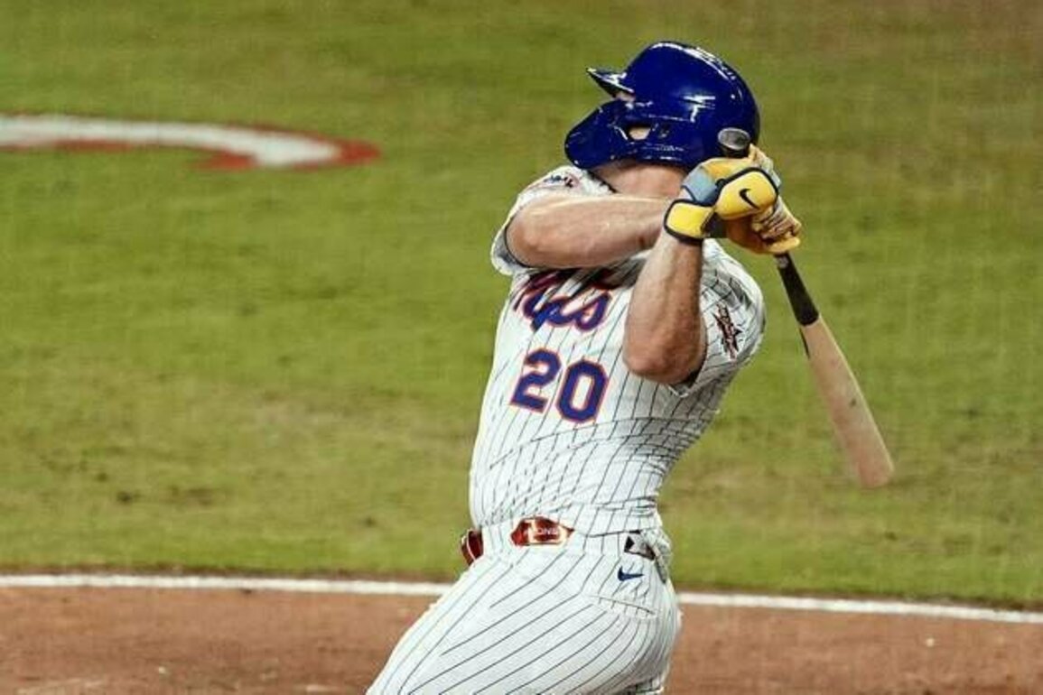 Mets' Pete Alonso (hand) out of starting lineup vs. Reds