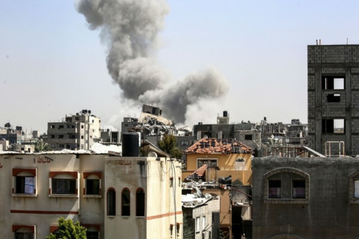 Dozens of Palestinians killed, wounded in Israeli bombing of Gaza Strip