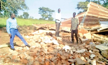 Abamu ku Badiventi nga balaga ekkanisa yaabwe eyamenyeddwa. Abamu ku Badiventi nga balaga ekkanisa yaabwe eyamenyeddwa.
