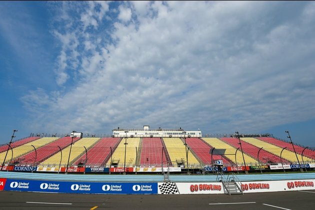 Mitchell deJong wraps up eNASCAR playoff berth with win
