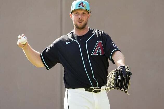 Diamondbacks RHP Merrill Kelly to miss opener with nerve issue