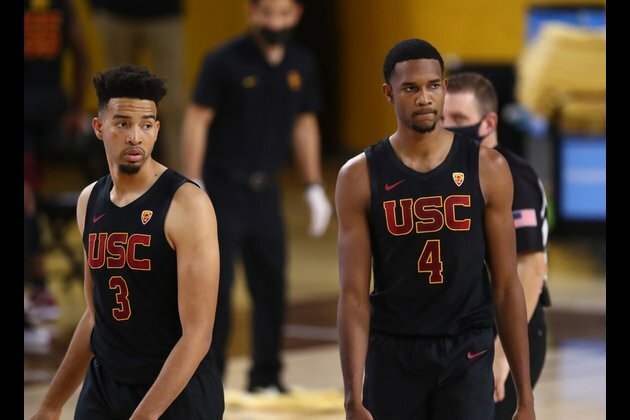 Streaking Trojans host stumbling Huskies