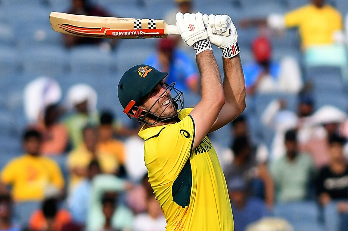 Mitchell Marsh's blazing century powers Perth Scorchers past Hobart Hurricanes in BBL