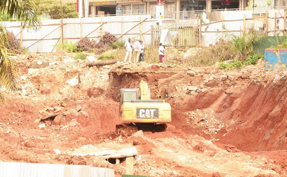 Ekifo awaali Pioneer Mall ekikubaganya abakulu mu KCCA empawa nti pulaani yayita dda ate abalala nti tennaba. Ekifo awaali Pioneer Mall ekikubaganya abakulu mu KCCA empawa nti pulaani yayita dda ate abalala nti tennaba.