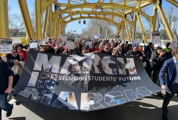 March in California calls for better deal for college students