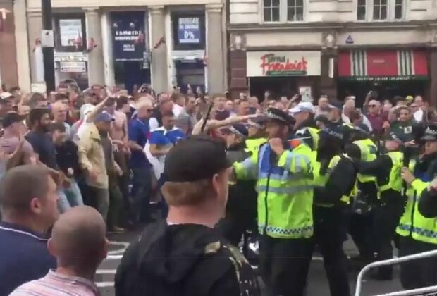 London police attacked, Tommy Robinson supporters arrested