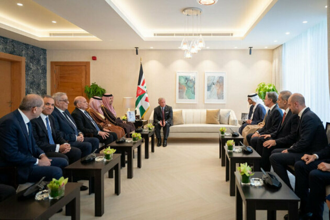 King of Jordan receives Abdullah bin Zayed, participants in Aqaba Meetings on Syria