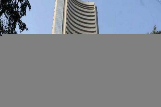 Sensex slides 300 points; IT, pharma, energy stocks dip