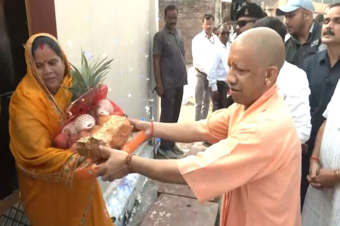 UP CM Yogi Adityanath extends Diwali wishes in Ayodhya, distributes sweets, praises cleanliness