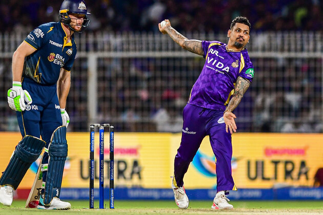 "He comes back stronger after every boundary": Aakash Chopra lauds Sunil Narine's accuracy and variations