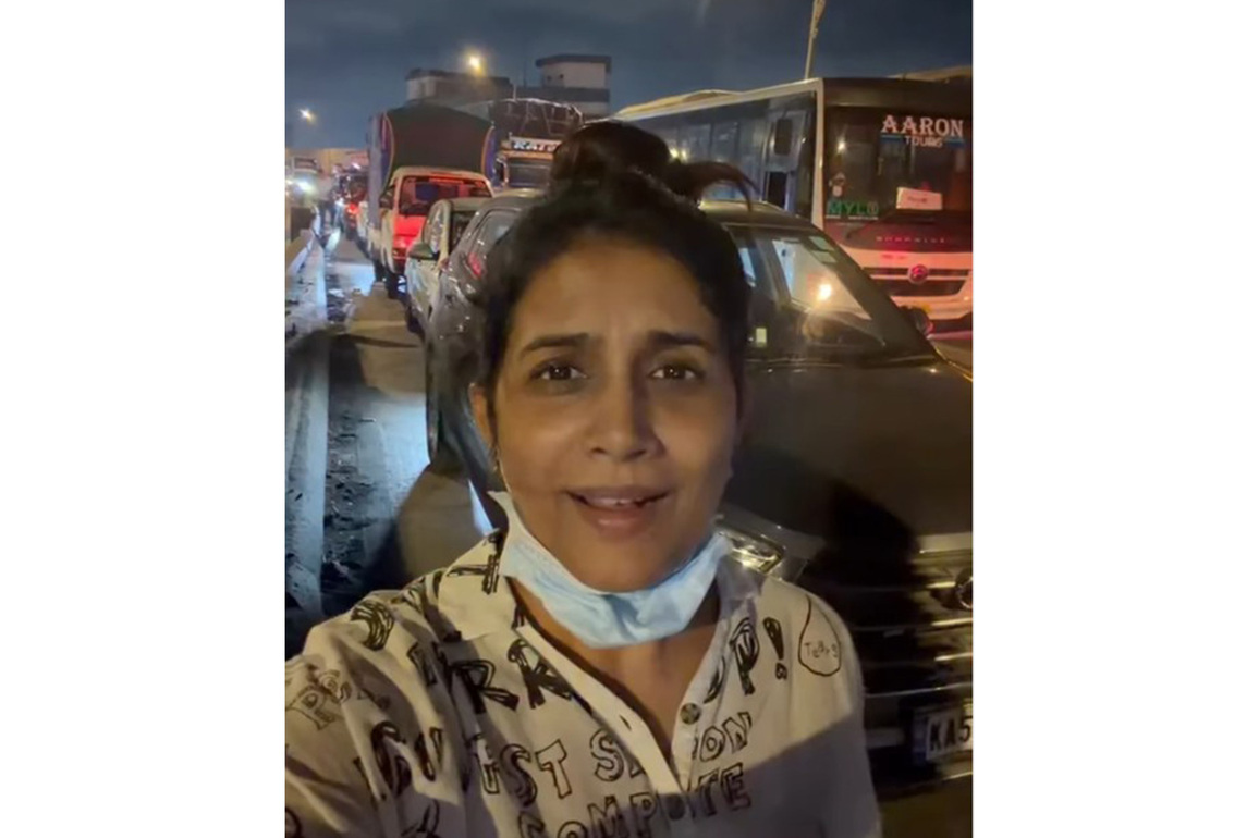 Actor Sonali Kulkarni shares "scary" experience of being stranded for 5 hours on Mumbai-Pune route