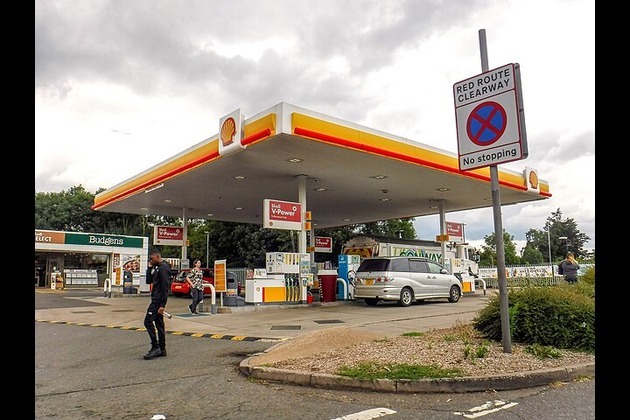 Shell rejects claim of early merger talks with BP