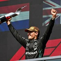 George Russell re-signs with Mercedes F1 team