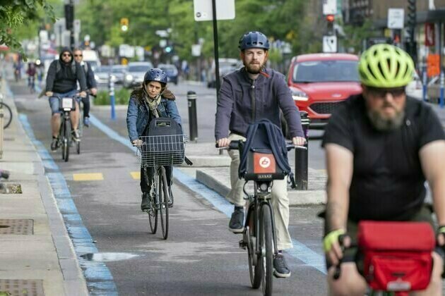 Montreal's bike infrastructure hardly takes up any space from cars on city roads