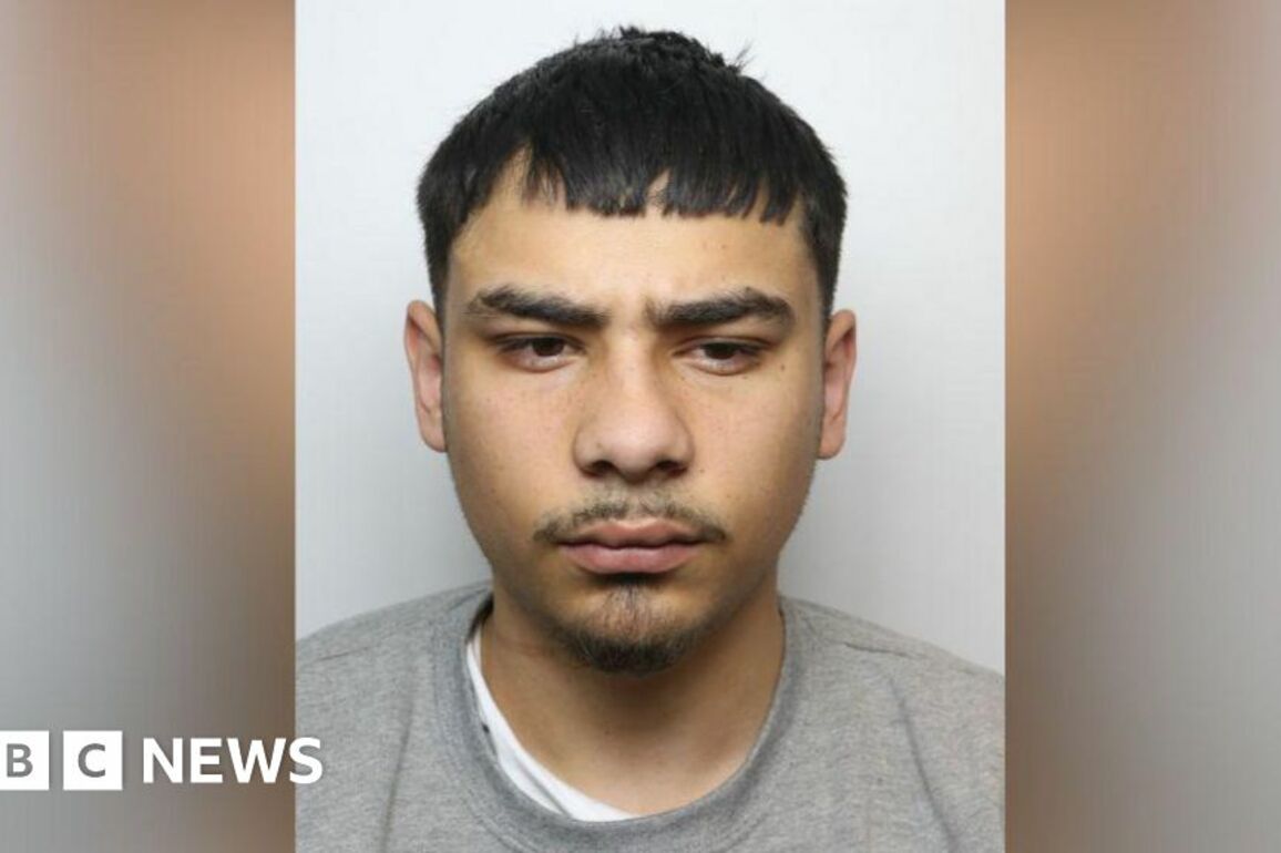 Bradford gang leader who targeted men on Grindr dating app sentenced