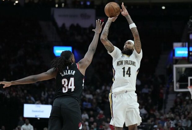 Pelicans complete comeback win over Blazers in final seconds