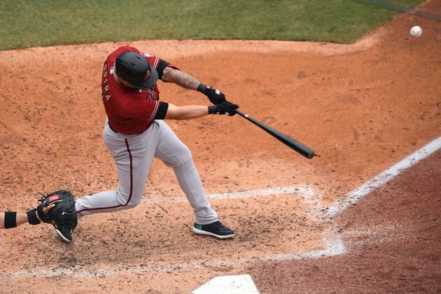 Arizona reinstates Asdrubal Cabrera, adds Josh Rojas to 10-day IL