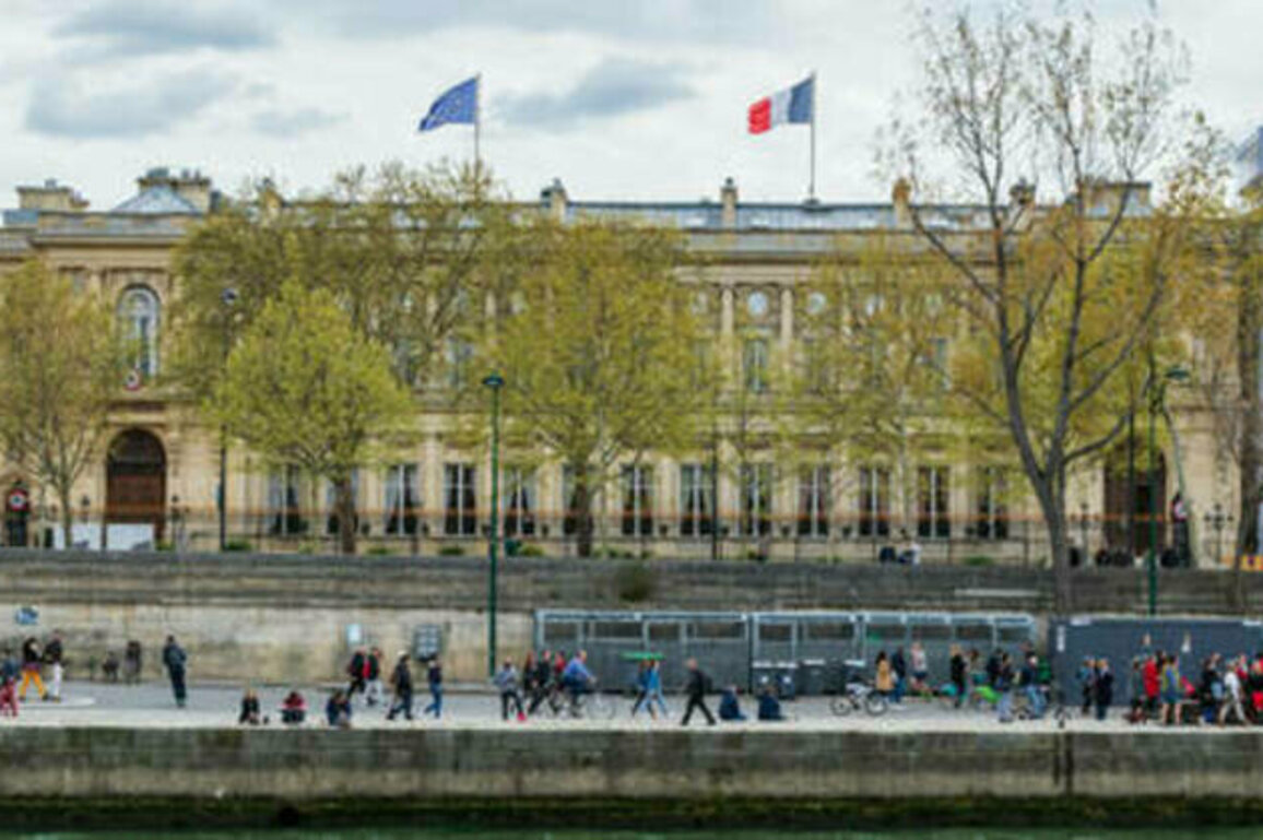 France expels two African diplomats - media