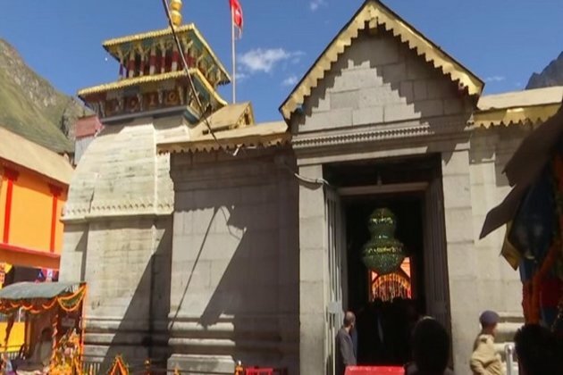 Rajnath Singh offers prayers at Badrinath Dham in Uttarakhand on Dussehra