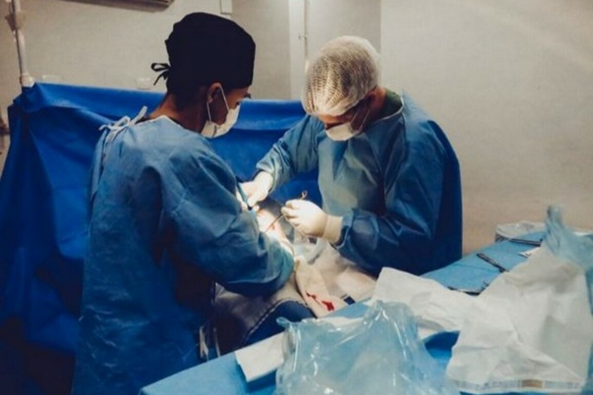 125-kg man undergoes rare hip replacement surgery in Delhi, walks again after 3 years of pain