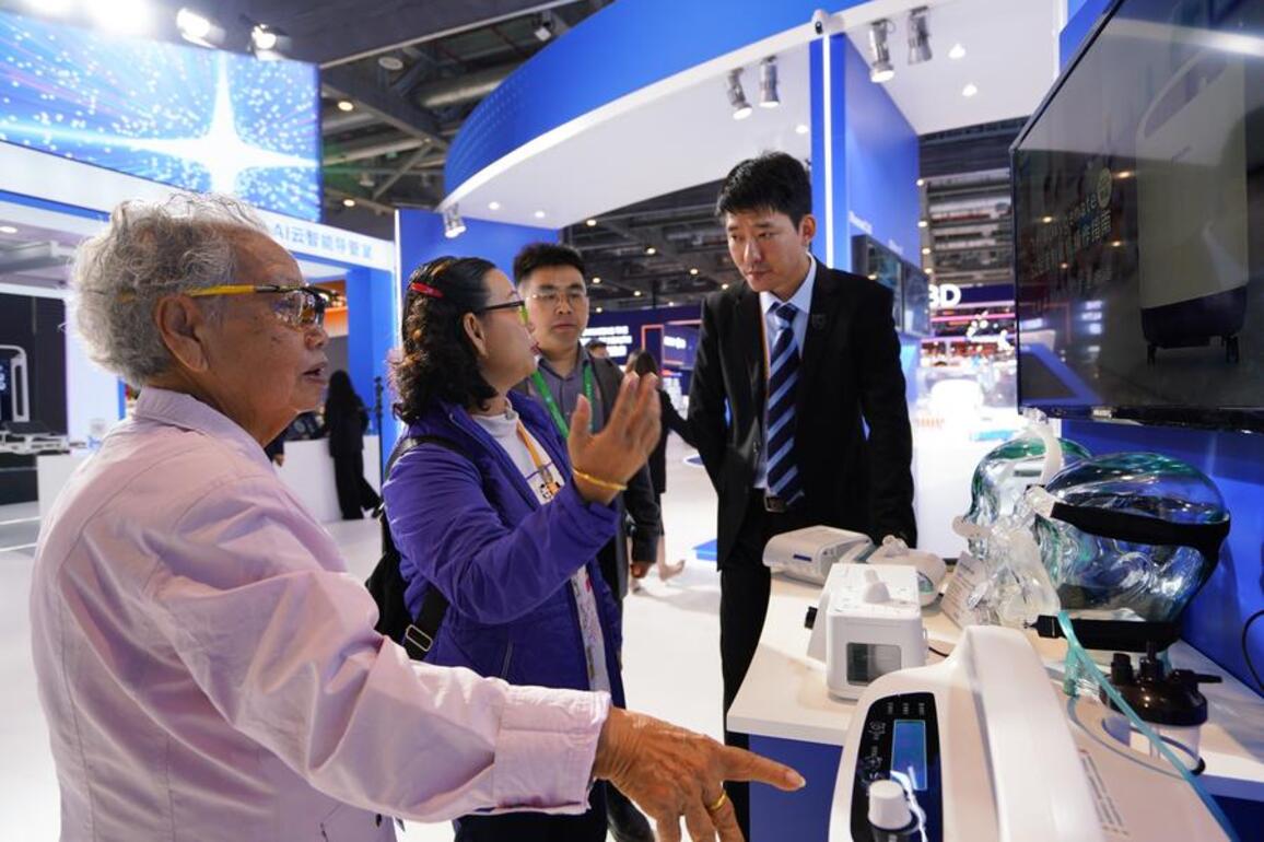 (CIIE) From elderly care to graceful aging, China's silver economy redefined at CIIE