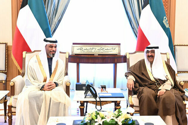 Emir of Kuwait receives UAE Accountability Authority President