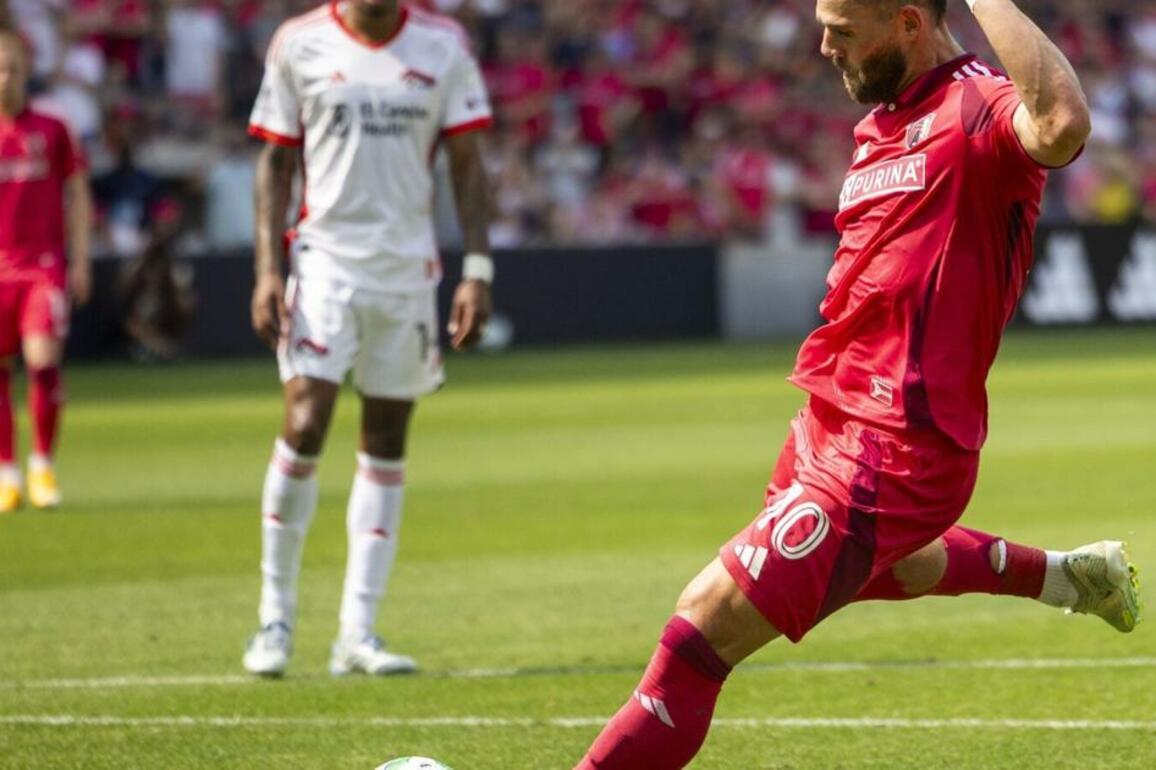 St. Louis City SC's Lowen details wife's brain cancer battle