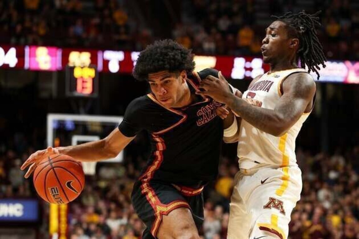 USC puts height, rebounding up against smaller Rutgers