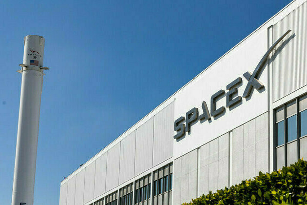 Trump seeking alternative to Musks SpaceX  Reuters