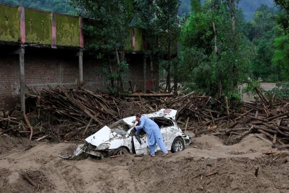 Pakistan: Over 24,000 people relocated after high-level flooding warning