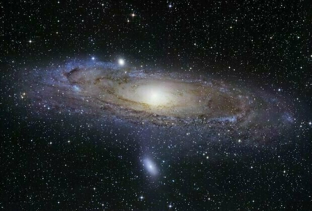 One large Milky Way galaxy or many galaxies? 100 years ago, a young Edwin Hubble settled astronomy's 'Great Debate'