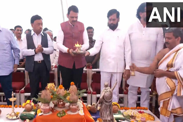 Maharashtra CM Fadnavis, Eknath Shinde perform puja of Chhattarpati Shivaji Maharaj statue in Rajkot