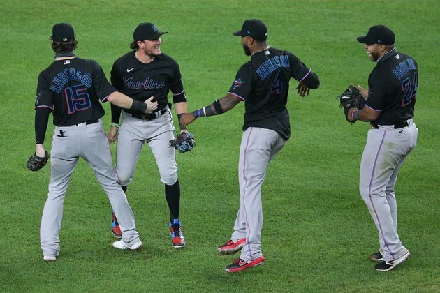 MLB roundup: Marlins down Yankees, clinch playoff spot