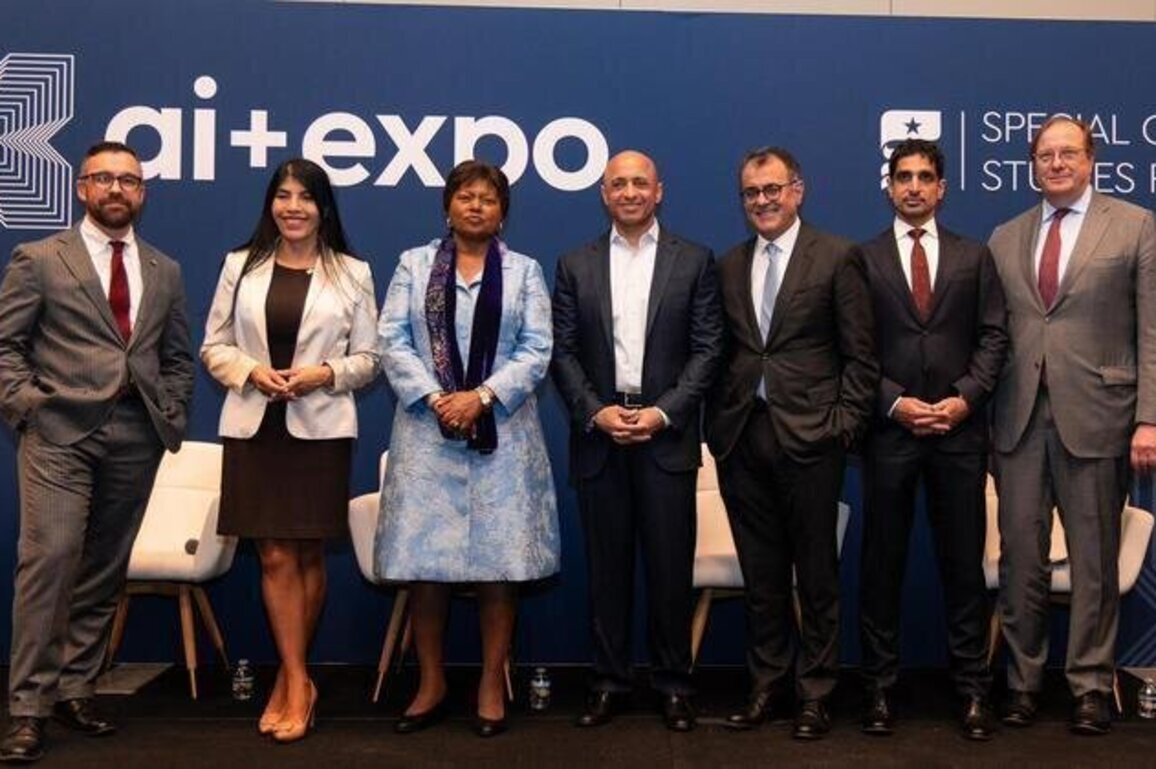Omran Sharaf meets officials from US Department of State, White House Office of Science and Technology Policy to advance cooperation in critical and emerging technologies, explore economic opportunities