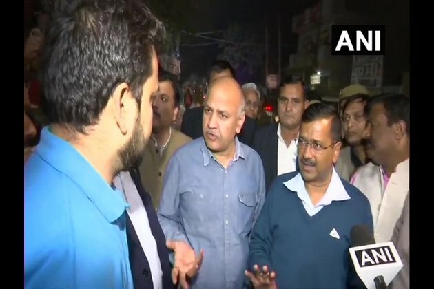 Kejriwal, Sisodia visit violence-affected North-East Delhi