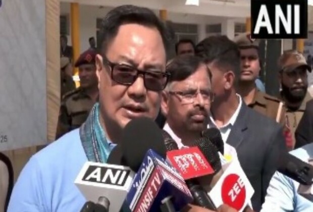 Union Minister Kiren Rijiju attends fitness program for Hajj pilgrims at Jamia University