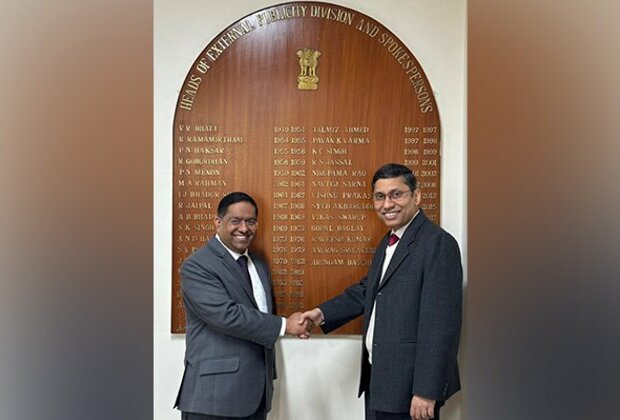 MEA spokesperson Arindam Bagchi passes on baton to Randhir Jaiswal