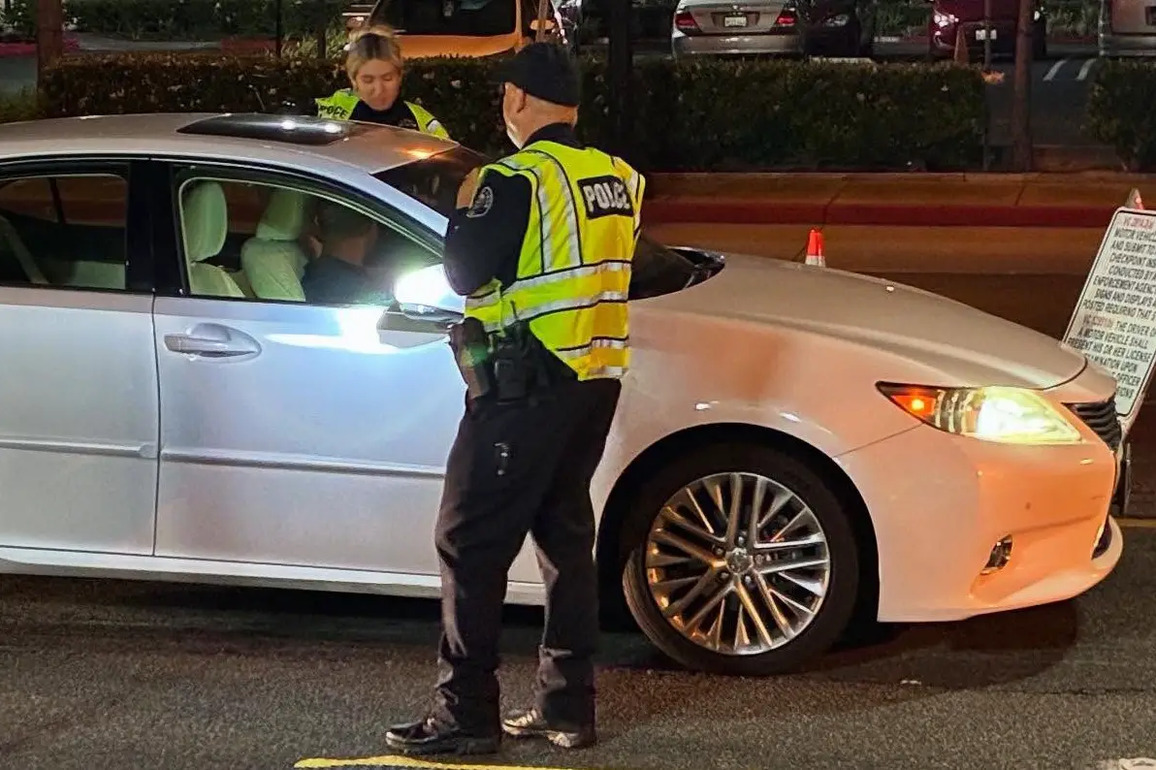 The Costa Mesa Police made four arrests at Friday nights DUI and CDL Checkpoint - New Santa Ana
