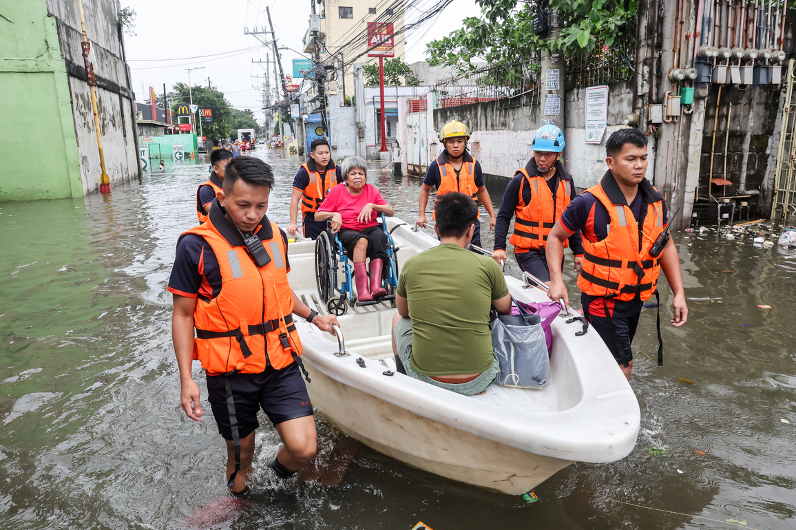 PHILIPPINES-NAVOTAS CITY-SUPER TYPHOON FUNG-WONG-AFTERMATH