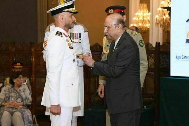 President of Pakistan confers 'Nishan-e-Imtiaz (Military)' upon UAE Naval Forces Commander